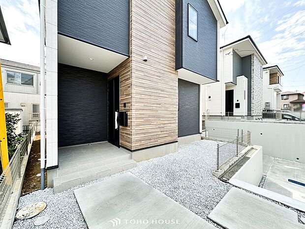 閑静な住宅街の一角、ひと時のくつろぎが生まれ、ゆっくりと愛着が育まれていきます。