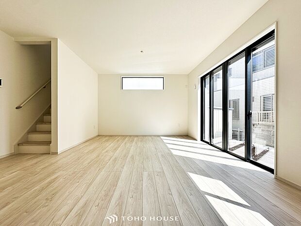 開放感あるリビングダイニング。ご家族とのんびりしたひと時を過ごせますね。