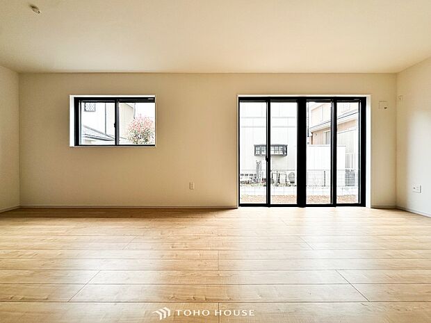 落ち着いた雰囲気に包まれた伸びやかな空間で、ゆったりと家族団らんの時間を過ごせます。