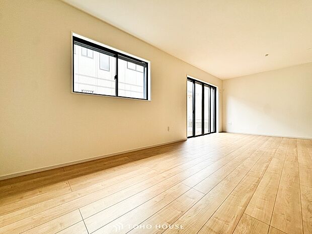 開放感あるリビングダイニング。ご家族とのんびりしたひと時を過ごせますね。