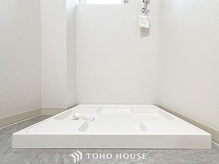 洗濯機を配置しても十分なスペースを確保しております。