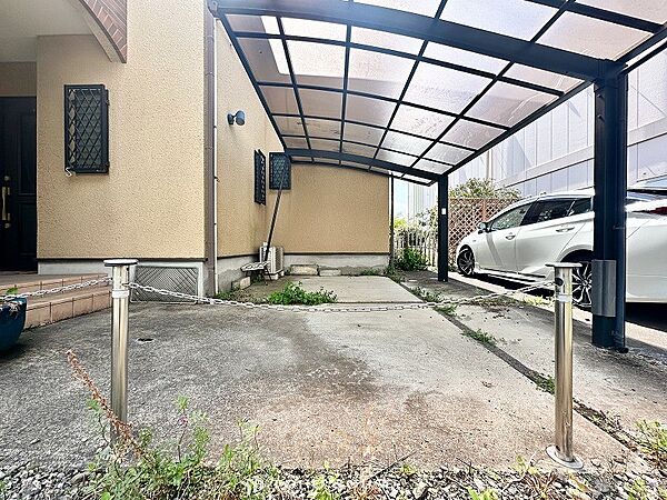 敷地内に駐車スペースがあると、日々の暮らしのをスムーズに運ぶ事が出来ます。