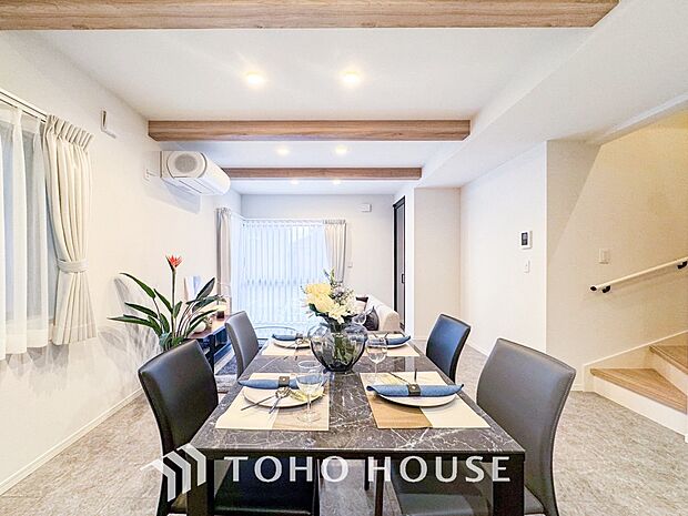 ご家族やお客様との時間など、多くの時を刻む空間。何気なく過ぎる時でさえも上質なひと時に。