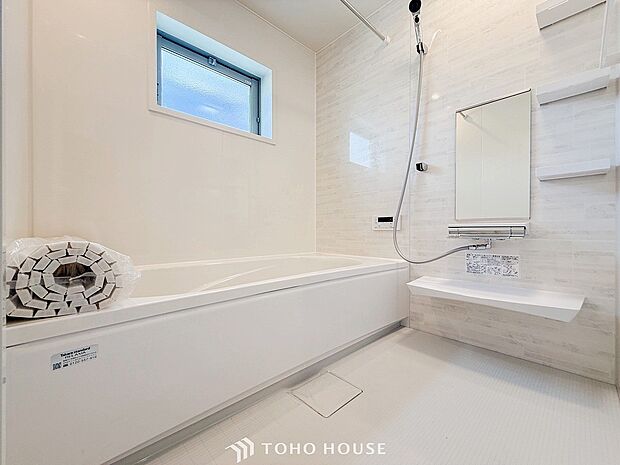 一日の疲れが癒される優雅なバスタイムを堪能できるゆとりあるバスルームです。