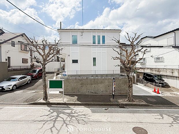 風を感じ青い空から太陽の恵みを感じる温もり溢れる佇まい。