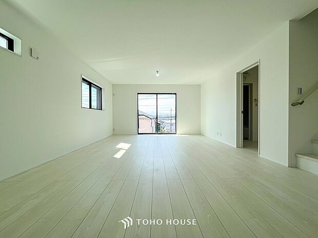 落ち着いた雰囲気に包まれた伸びやかな空間で、ゆったりと家族団らんの時間を過ごせます。