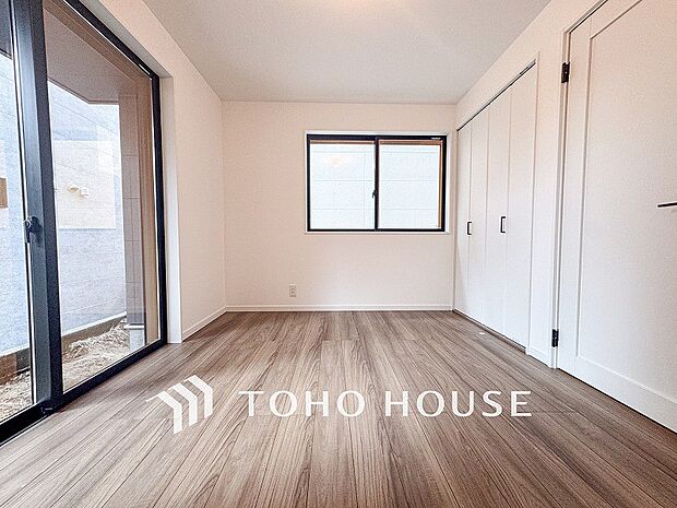 採光もアクセントの一つとして。プライベートルームにはやさしい光が射し込んでいます。