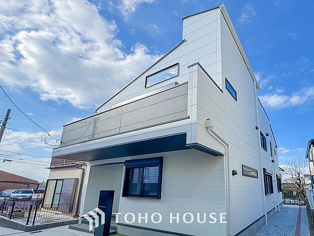 閑静な住宅街の一角、ひと時のくつろぎが生まれ、ゆっくりと愛着が育まれていきます。