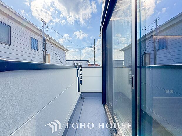 お部屋にも爽やかな風と暖かく柔らかな日差しが差し込み、毎日の暮らしを豊かに彩ります。