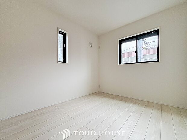 一日の疲れをいやしてくれる主寝室。自分時間を快適に過ごすプライベートルーム。