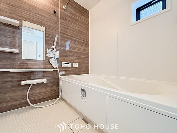 一日の疲れが癒される優雅なバスタイムを堪能できるゆとりあるバスルームです。