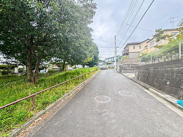 忙しく過ぎゆく日常を置き去るほど、ゆったりした時間が流れる住環境。