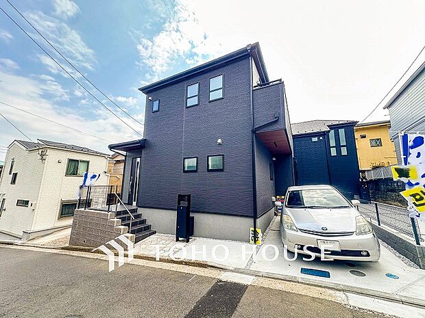 風を感じ青い空から太陽の恵みを感じる温もり溢れる佇まい。