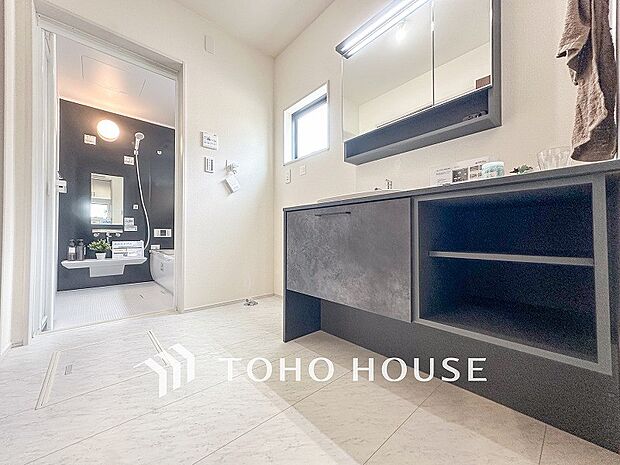 ご家族の1日が始まり、1日の終わりを締めくくる洗面空間。