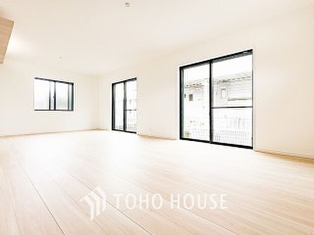 落ち着いた雰囲気に包まれた伸びやかな空間で、ゆったりと家族団らんの時間を過ごせます。