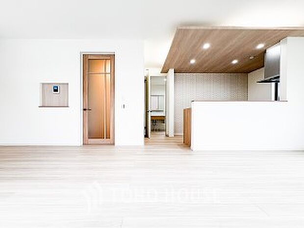 開放感あるリビングダイニング。ご家族とのんびりしたひと時を過ごせますね。