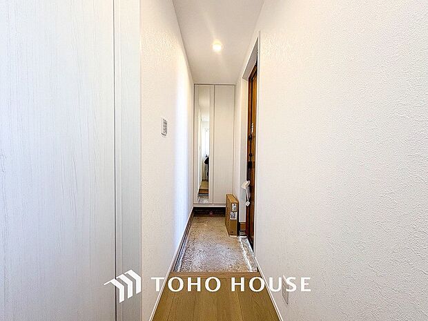 居住者の帰り、訪れる方を優しく迎えてくれる玄関です。