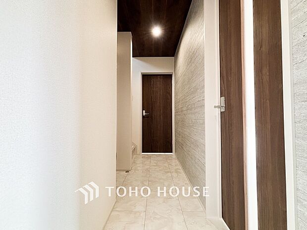 環境の良い場所にセンス良く暮らしたい、こだわりの室内には至福のシーンが繰り広げられます。