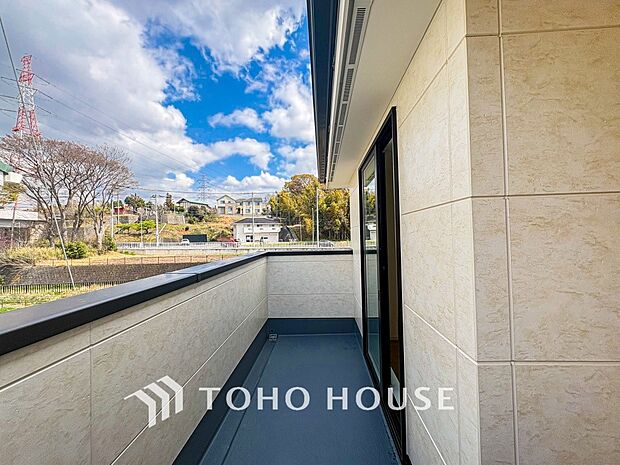 お部屋にも爽やかな風と暖かく柔らかな日差しが差し込み、毎日の暮らしを豊かに彩ります。