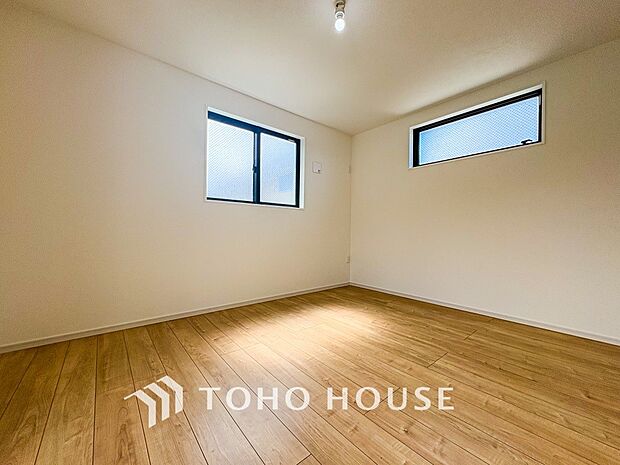 採光もアクセントの一つとして。プライベートルームにはやさしい光が射し込んでいます。