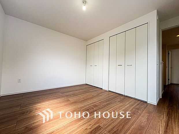 採光もアクセントの一つとして。プライベートルームにはやさしい光が射し込んでいます。