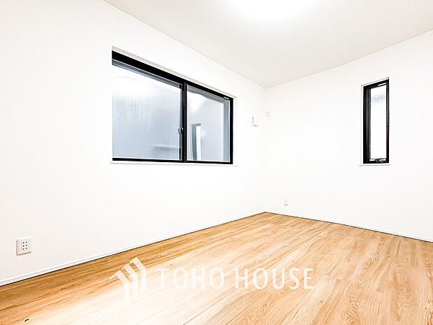 採光もアクセントの一つとして。プライベートルームにはやさしい光が射し込んでいます。