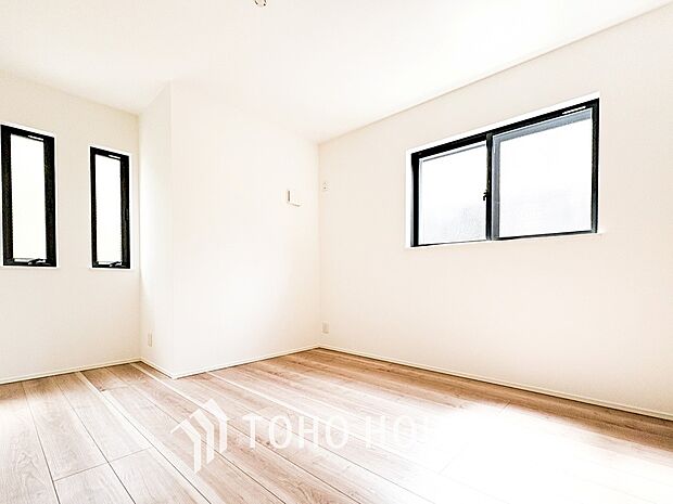 採光もアクセントの一つとして。プライベートルームにはやさしい光が射し込んでいます。