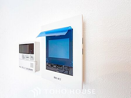 誰が来てもわかる様にモニター付きインターホンを設置。