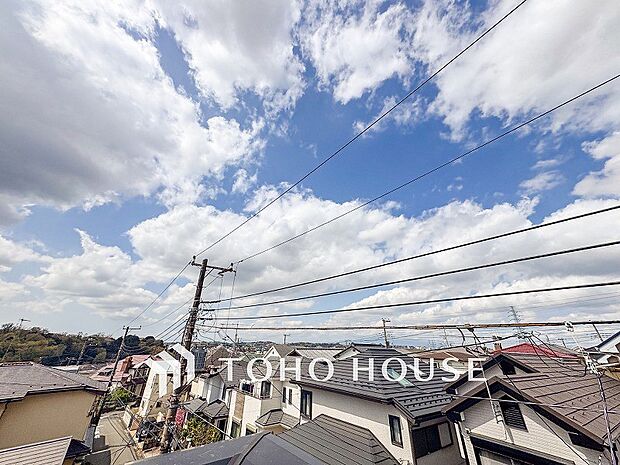 開放的で気持ちの良い眺望と青い空を満喫できます。