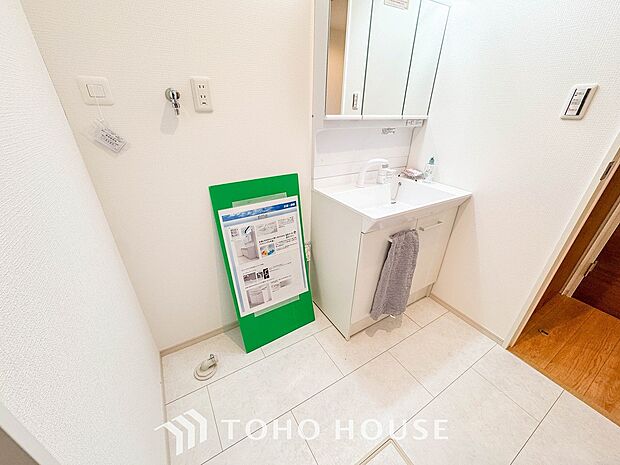 洗濯機を配置しても十分なスペースを確保しております。