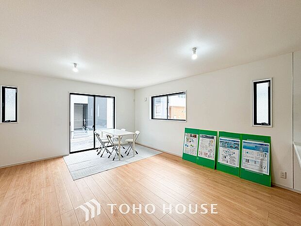 ここにはみんなが集い、食事と楽しい会話が始まるスペース。