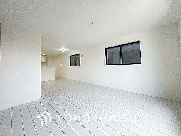 落ち着いた雰囲気に包まれた伸びやかな空間で、ゆったりと家族団らんの時間を過ごせます。