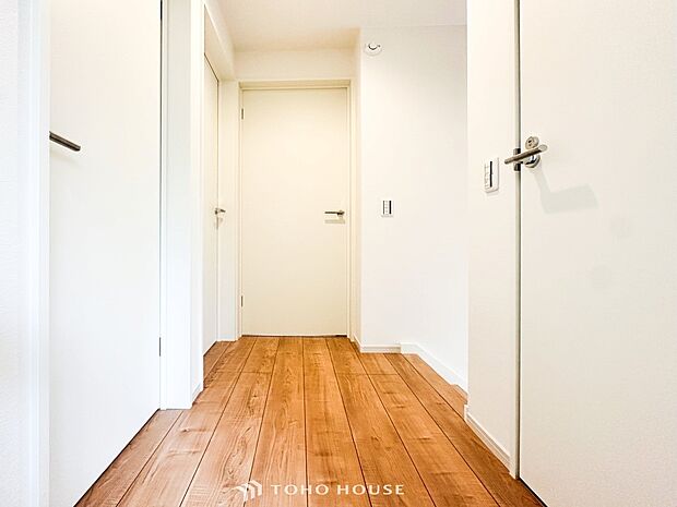 環境の良い場所にセンス良く暮らしたい、こだわりの室内には至福のシーンが繰り広げられます。