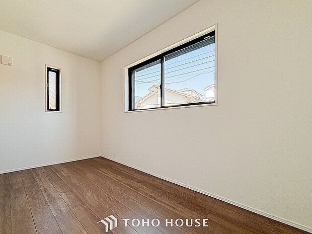 家族一人ひとりの大切なプライベート空間。感性で個性的に飾って頂けるようシンプルに仕上げてあります。