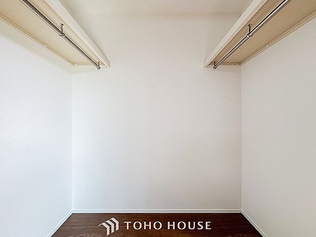 ウォークインクロゼットのある住まいで居住スペースを広く使えます。