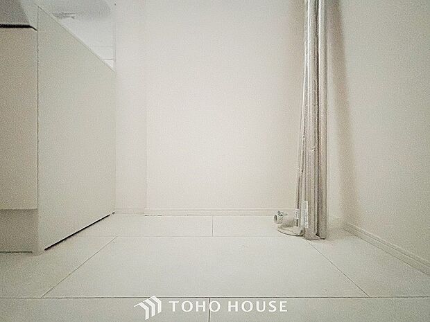 洗濯機を配置しても十分なスペースを確保しております。