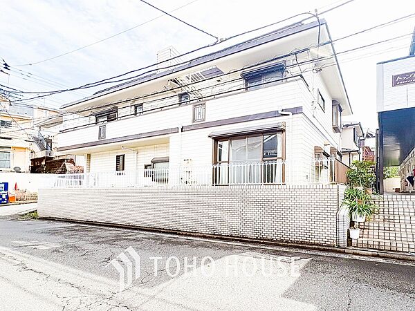 風を感じ青い空から太陽の恵みを感じる温もり溢れる佇まい。