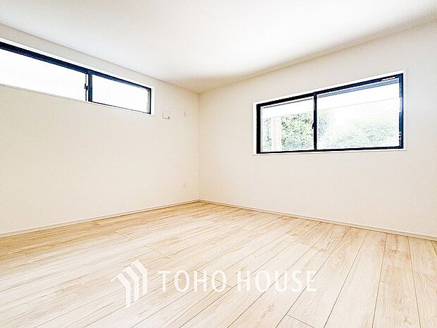 一日の疲れをいやしてくれる主寝室。自分時間を快適に過ごすプライベートルーム。