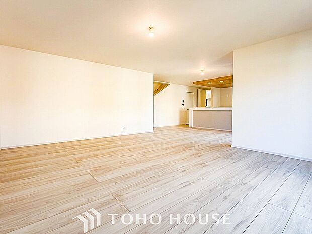 開放感あるリビングダイニング。ご家族とのんびりしたひと時を過ごせますね。