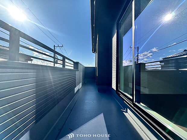 お部屋にも爽やかな風と暖かく柔らかな日差しが差し込み、毎日の暮らしを豊かに彩ります。