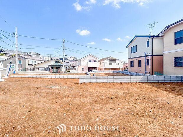 閑静な住宅地で小さなお子様がいるご家族にも安心な住環境が魅力です。