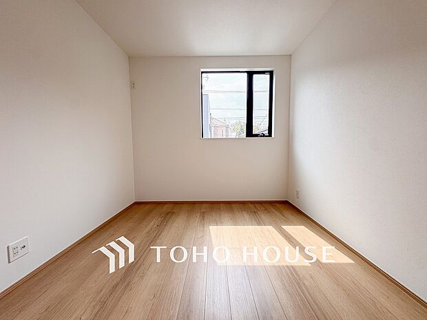 採光もアクセントの一つとして。プライベートルームにはやさしい光が射し込んでいます。