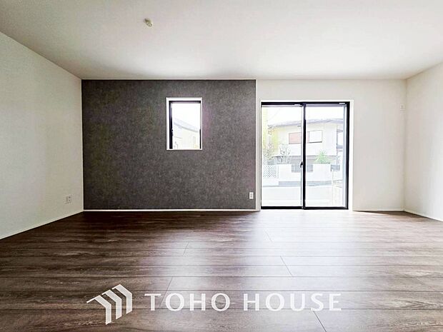 落ち着いた雰囲気に包まれた伸びやかな空間で、ゆったりと家族団らんの時間を過ごせます。