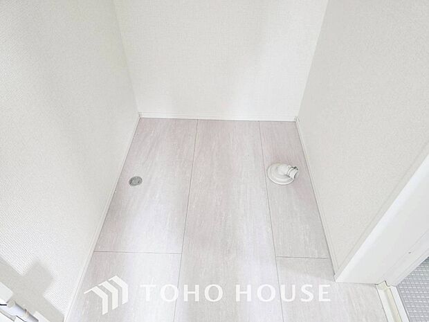 洗濯機を配置しても十分なスペースを確保しております。