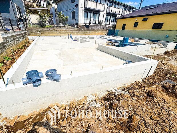 閑静な住宅街の陽当りに恵まれた土地で寛ぎに満ちた生活を。