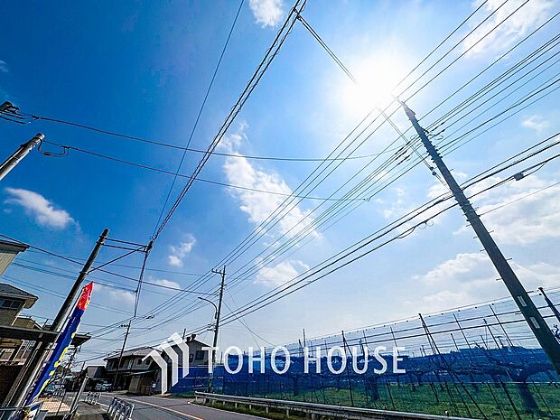 開放的で気持ちの良い眺望と青い空を満喫できます。