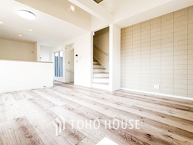 落ち着いた雰囲気に包まれた伸びやかな空間で、ゆったりと家族団らんの時間を過ごせます。