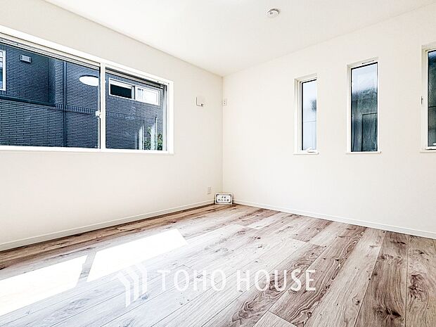 1日の疲れを癒し、心地よく寛げるようゆったりとした広さを確保しています。