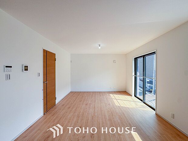 落ち着いた雰囲気に包まれた伸びやかな空間で、ゆったりと家族団らんの時間を過ごせます。