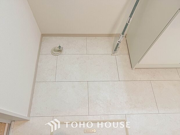 洗濯機を配置しても十分なスペースを確保しております。